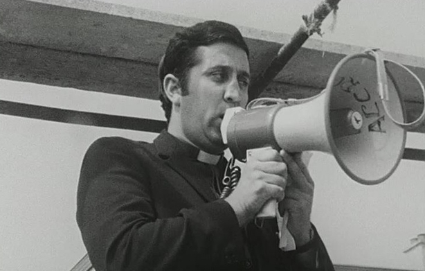 Fr Jack Fitzsimons addressing the residents of Lenadoon Estate (1972)