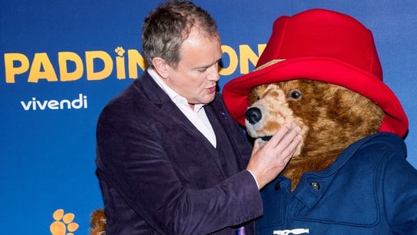 Hugh Bonneville cuddles up to Himself at the Paris premiere of Paddington 2 in November 2017
Photo: Getty Images