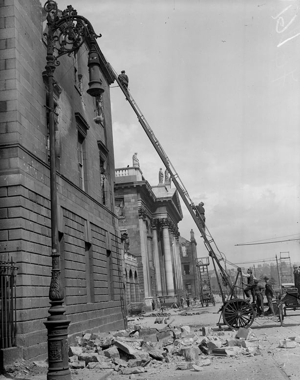 Damage to the Four Courts (1922) RTÉ Photographic Archive, Cashman Collection, 0504/067