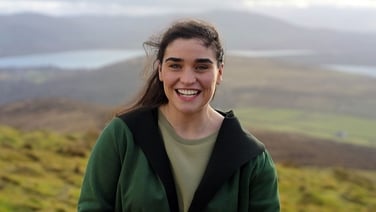Bog Amach: Ag cuartú tí in Uíbh Ráthach