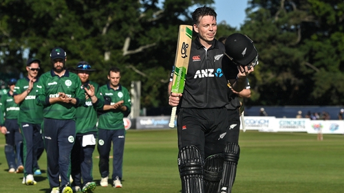 Bracewell smashed 127 off 82 balls, with the last of his seven sixes finishing the tense contest in style