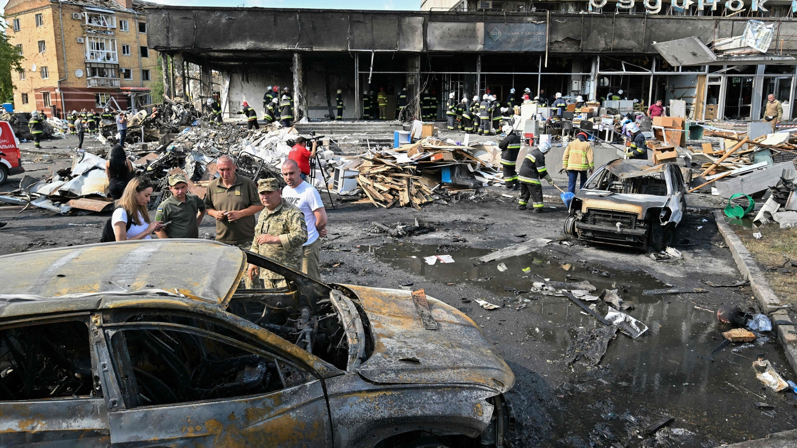 Russia launches deadly strike a day after grain talks