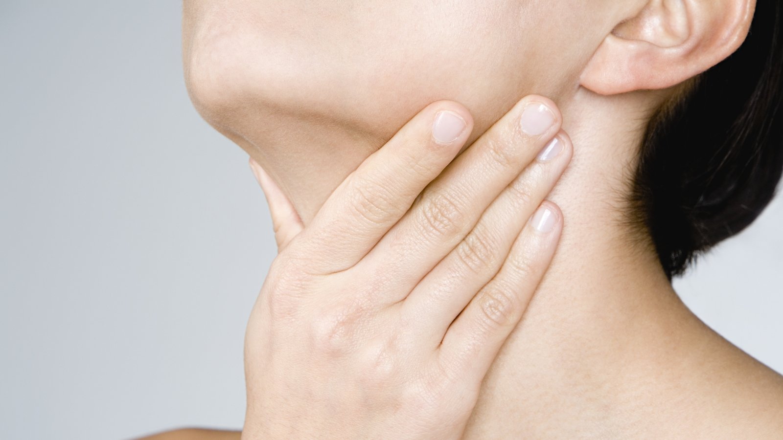 Sore throat most common Covid symptoms, data suggest