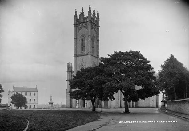An exterior view of St Jarlath´s Cathedral, Tuam in 1911 Photo: National Archives of Ireland