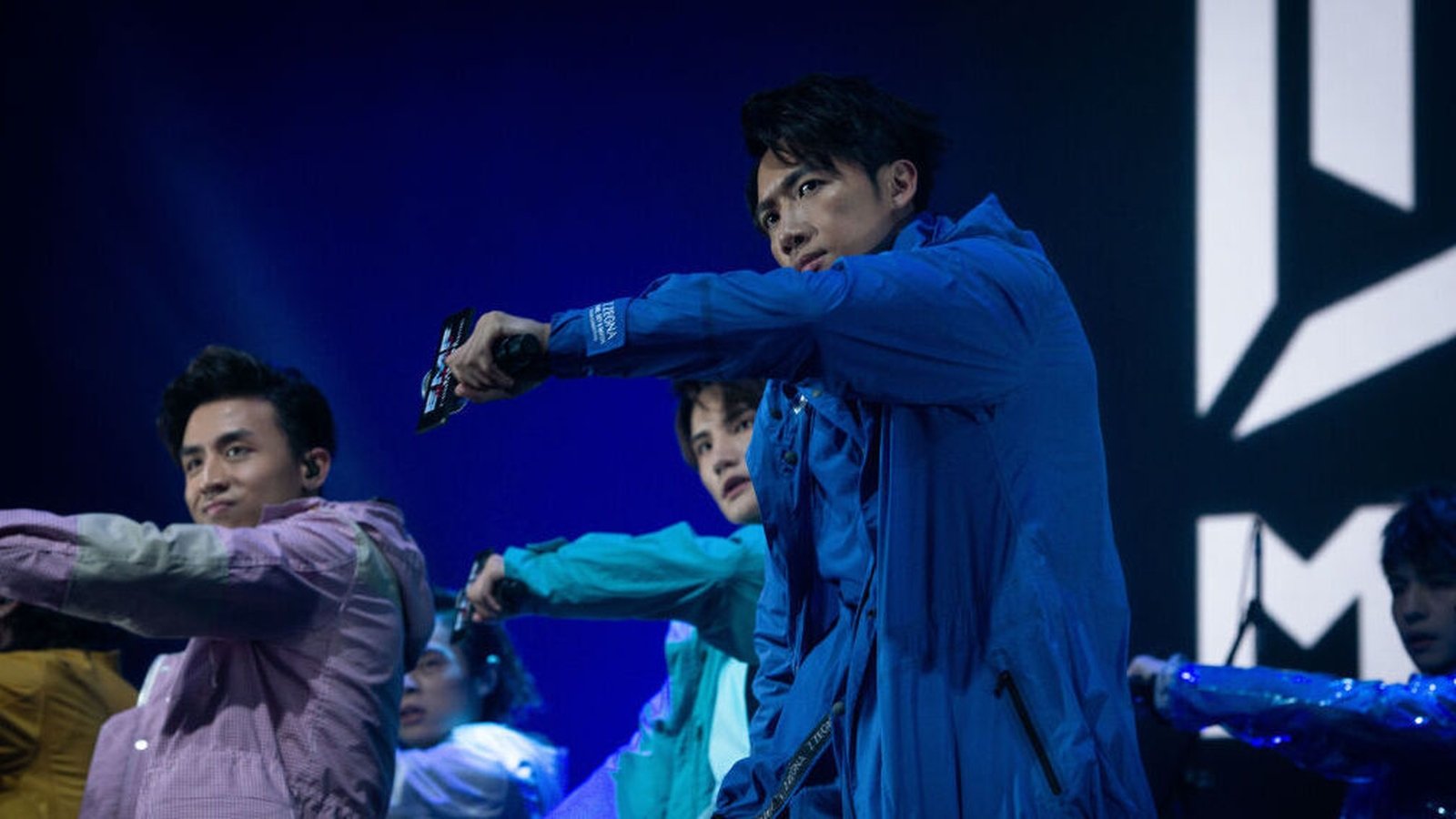 Falling video screen hits dancers at Hong Kong concert