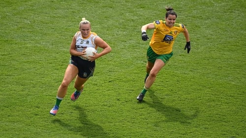 Vikki Wall in action against Geraldine McLaughlin of Donegal during the All-Ireland semi-final
