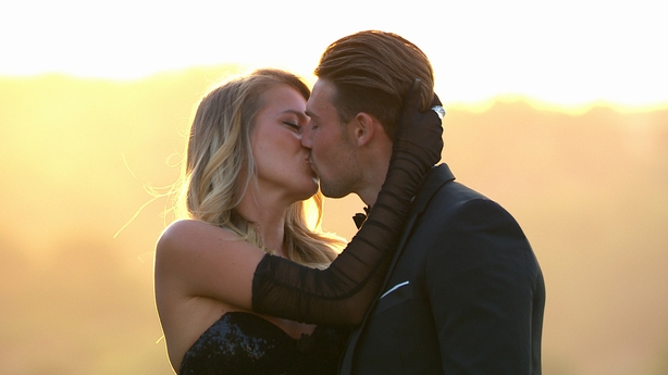 Love Island Crowns Its 2022 Winners 3 001C2C69 614.Jpg?Ratio=1