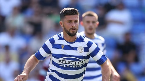 Shane Long slotted home a penalty in a successful return to the Madejski Stadium