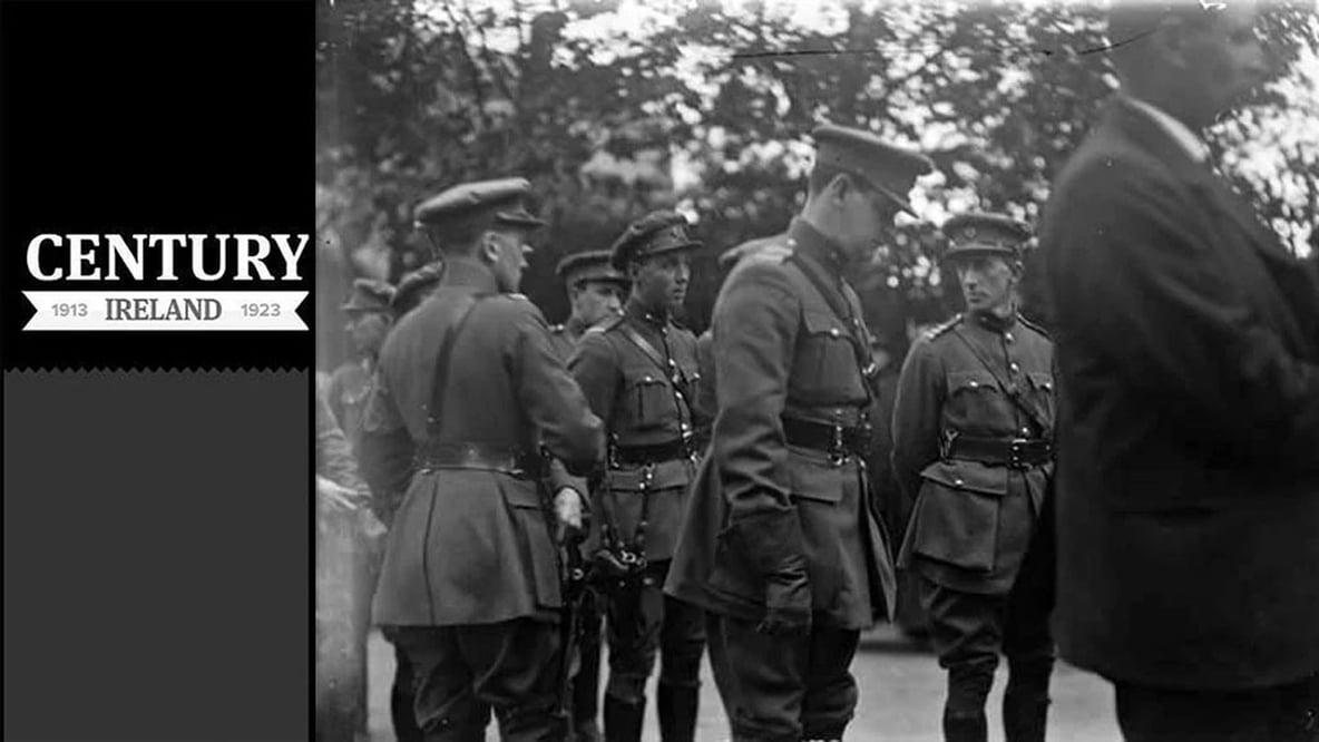 Century Ireland Issue 237 - Michael Collins and Risteard Mulcahy at funeral of Arthur Griffith NLI