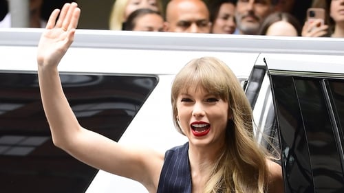 Taylor Swift: "The lyrics to Shake It Off were written entirely by me"