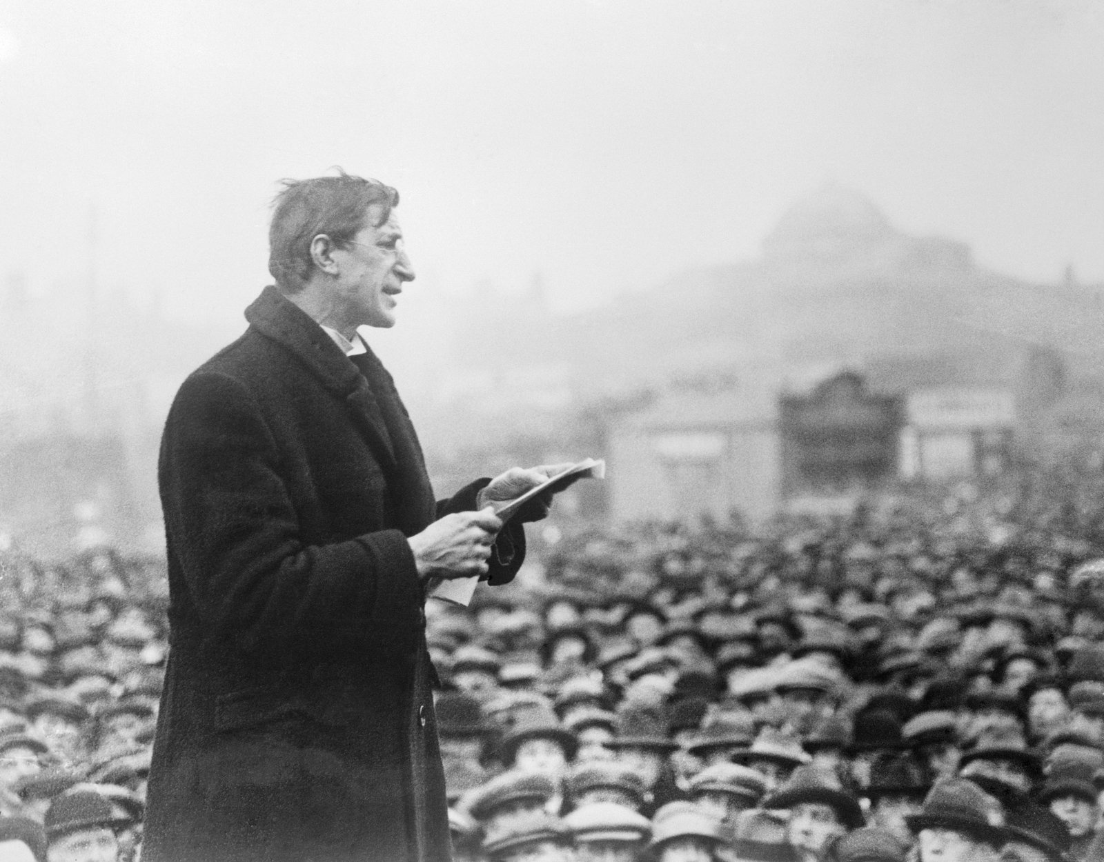 Image - The IRA leadership were wary of Éamon de Valera's desire to end the war (Pic: Getty Images)