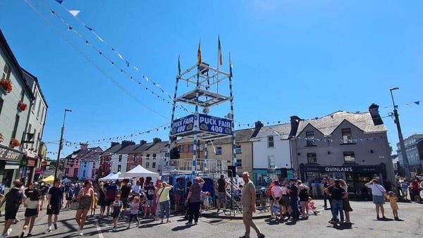 The goat has been taken down from the stand in the centre of the town today (Pic: Patrick Tangney/Nuacht TG4)