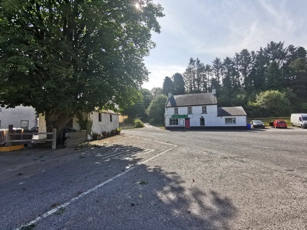 A sunny photo of Longs Public House (today The Diamond Bar) at Béal na Bláth