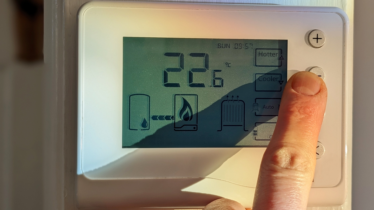 Calls for public building temperatures to be limited to 19 degrees Calls for public building temperatures to be limited to 19 degrees