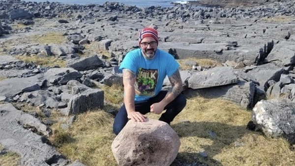 David Keohan with the 171kg Stone of Inishmore.