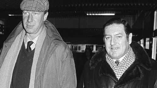 Des Casey (R) welcoming Jack Charlton in Dublin Airport in 1986