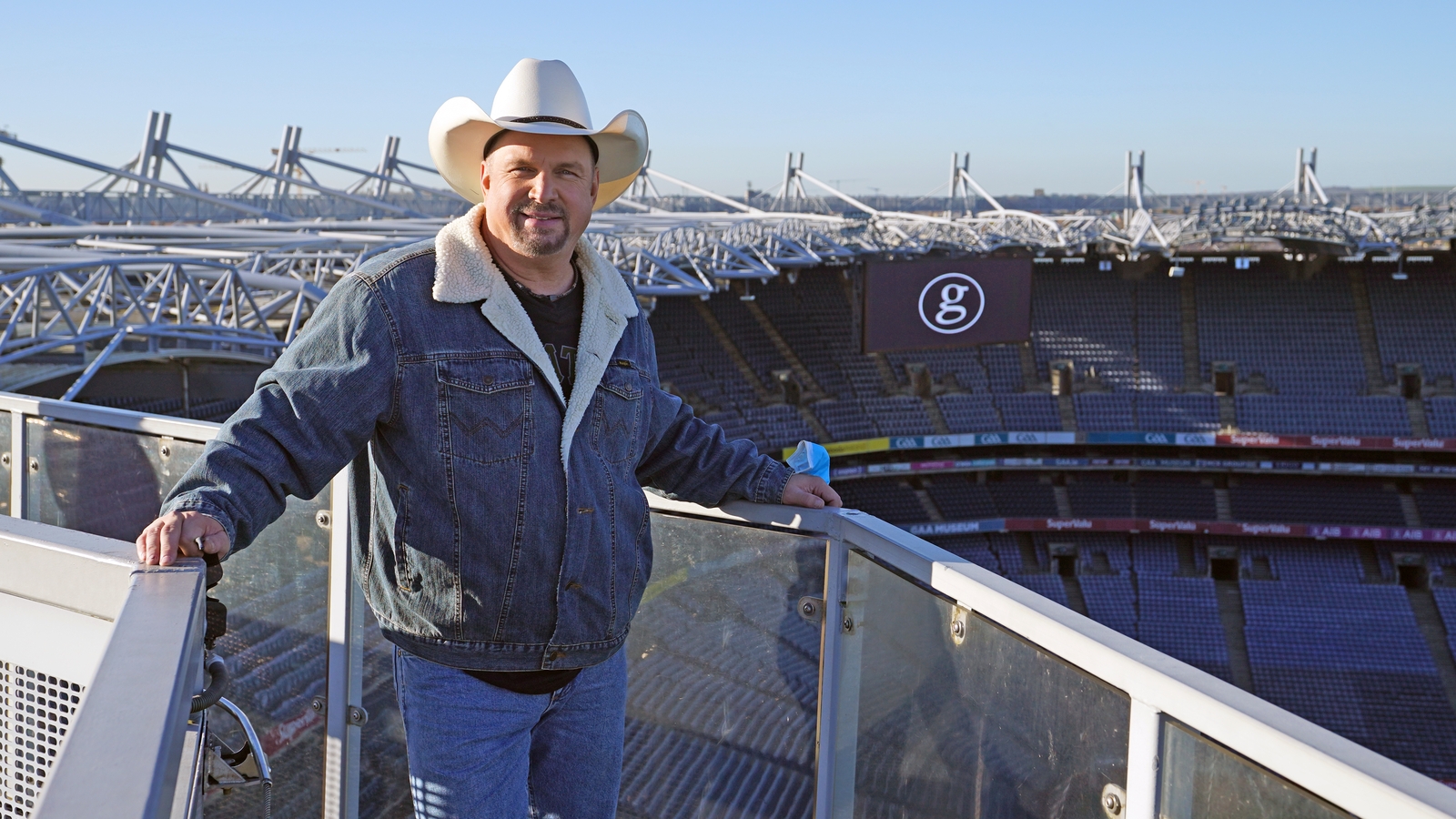 Garth Brooks - Eight Years, Five Gigs, Ten Quotes