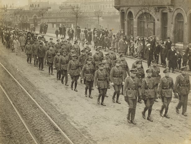 The funeral of Sean Hales