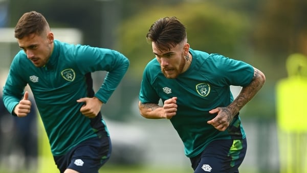 Aaron Connolly (R) in U21s training with Lee O'Connor