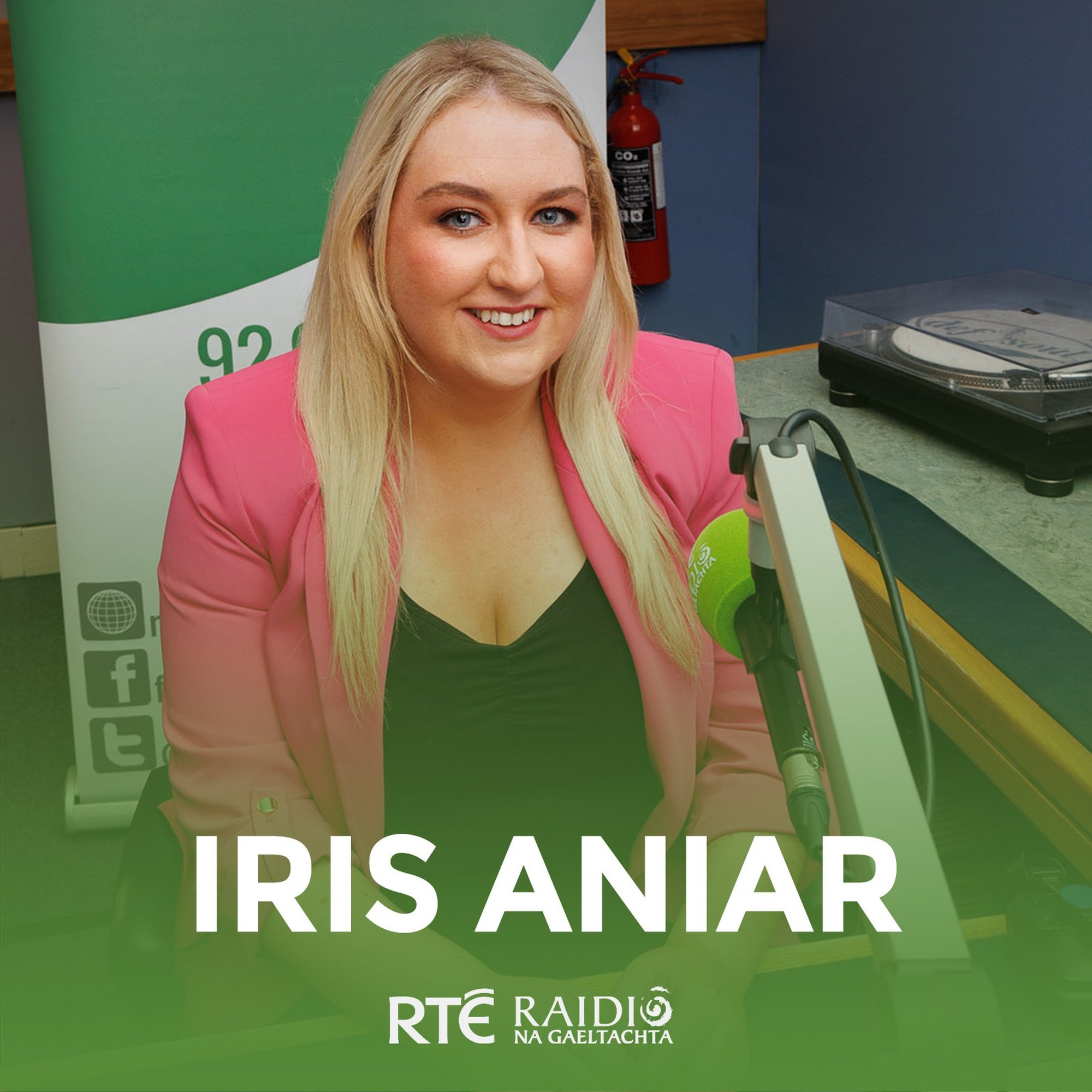 Siobhán Ní Ghadhra, Léiritheoir Sraithe Saol Ella agus Príomhfheidhmeannach Danú Media. 