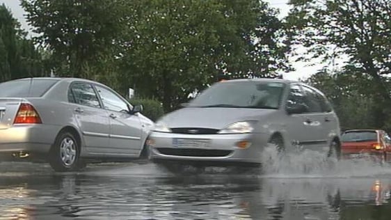 Torrential rain across Dublin causes floods (2002)