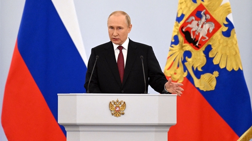 'Tá "rogha shoiléir" déanta ag muintir na gceithre réigiún ar reáchtáladh reifrinn iontu' - Vladimir Putin