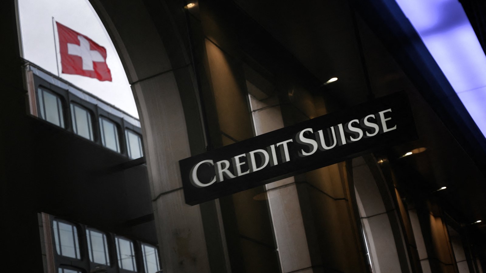 Credit Suisse faces anger at final shareholder meeting