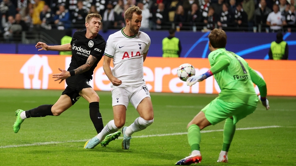 Harry Kane squanders a chance for Spurs