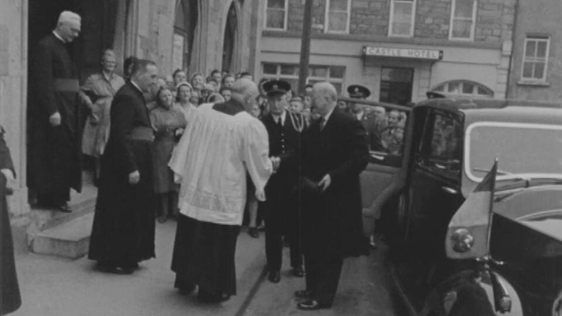 President Éamon de Valera arriving at St Nicholas' Pro-Cathedral, Galway (1962)