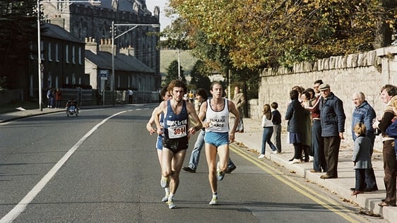 Jerry Kiernan and fellow Dublin marathon runners at Chapelizod (1982)