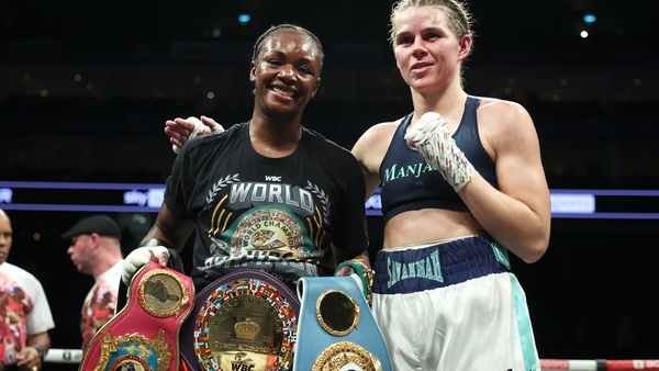 Claressa Shields (L) is now the undisputed middleweight champion after beating Savannah Marshall