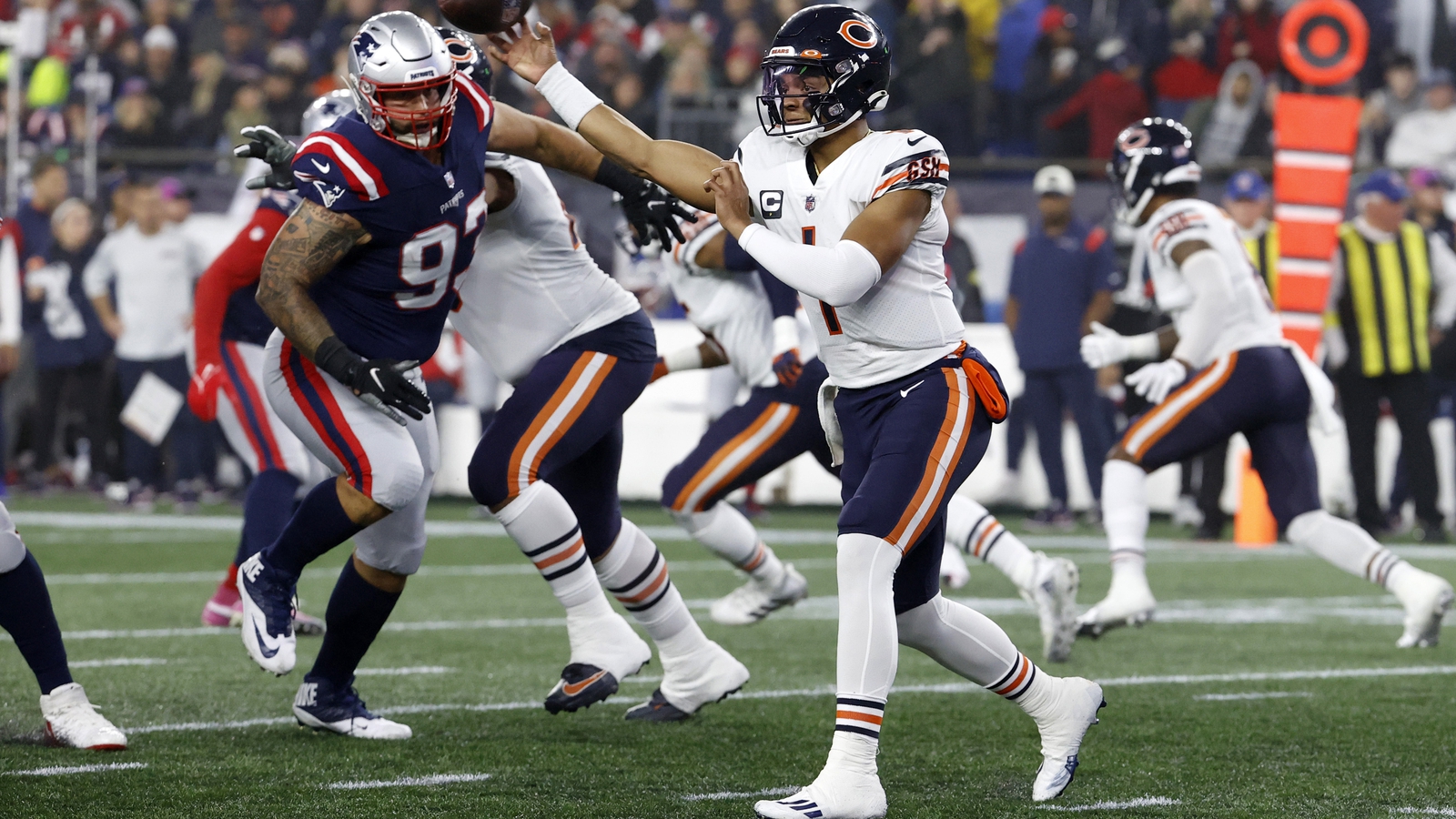 Chicago Bears score 23 unanswered points to beat New England