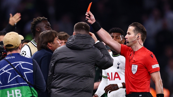 Referee Danny Makkelie shows Antonio Conte a red card