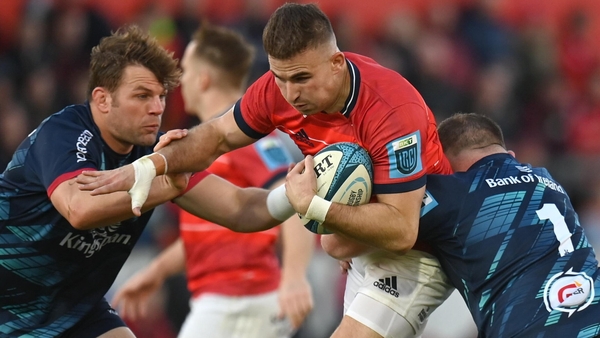 Shane Daly is tackled by Jordi Murphy and Andy Warwick