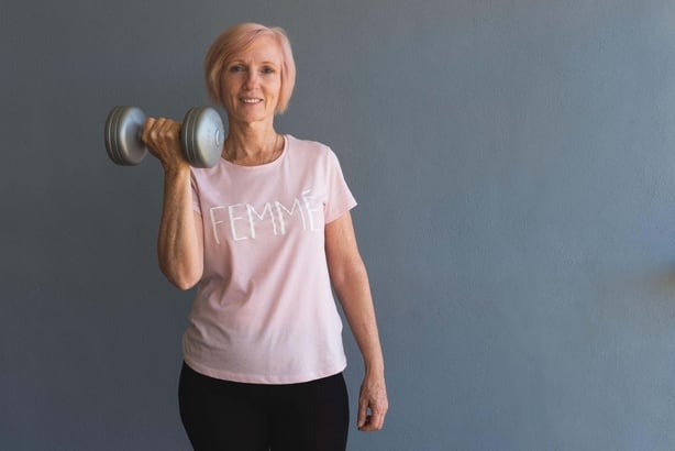 woman lifting weight