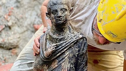 The bronze statues were preserved by the hot water in the thermal baths they were discovered in, around 160km north of Rome.