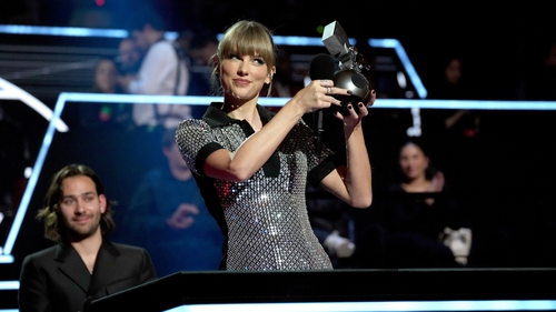 Taylor Swift picked up 4 awards at the MTV Europe Music Awards