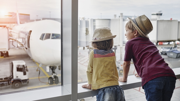 6 holiday spending tips for families in 2023 6 holiday spending tips for families in 2023