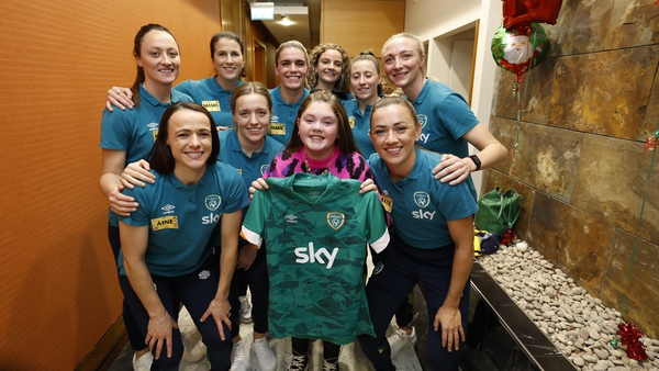 Emmie O'Neill with the Republic of Ireland women's football team backstage at The Late Late Toy Show