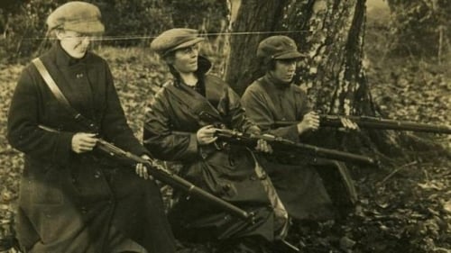 Sharp dressed women: Mountjoy prison escapees Mae Burke, Eithne Coyle and Linda Kearns at a Co Carlow IRA training camp in 1921. Photo: UCD Archives/Eithne Coyle O'Donnell Papers