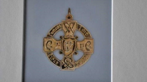 Gardaí say that the medal is of significant personal value to the victim