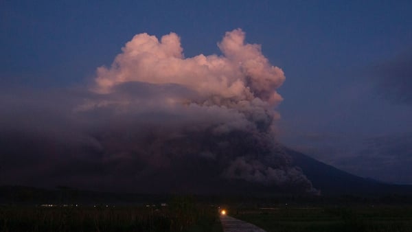 The plume from the volcano reached a height of 15km
