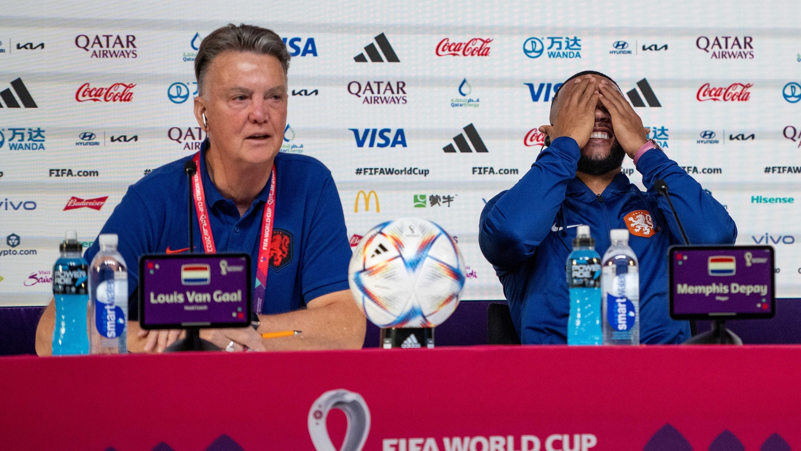And now we kiss on the mouth' - Louis van Gaal embarrasses Memphis Depay in  bizarre response to Di Maria criticism
