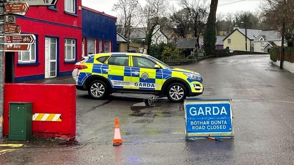 The incident took place at around 1.10am when the pedestrians left a premises in the village of Béal Átha an Ghaorthaidh