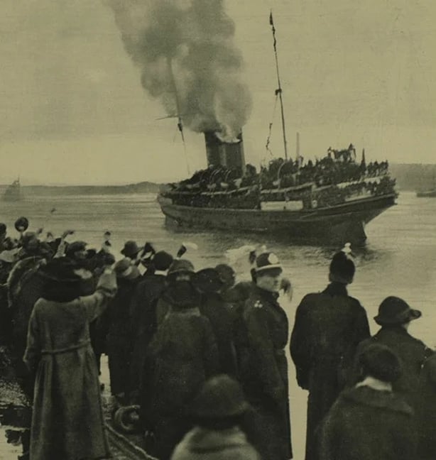 Century Ireland 246 - Last of the British Army leaving the Irish Free State at North Wall Photo: Irish Life, 23 December 1922