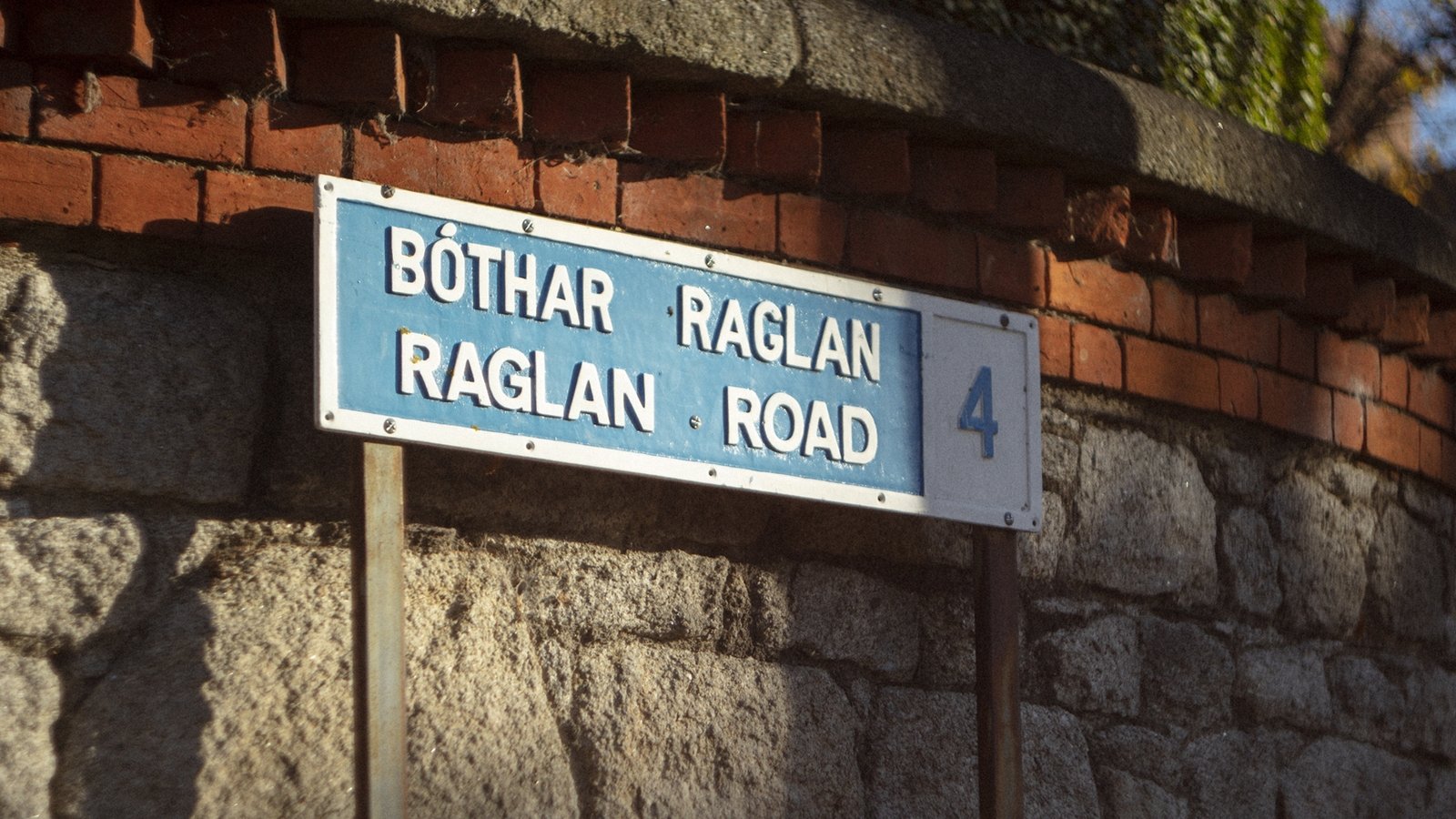 the-story-behind-kavanagh-s-on-raglan-road-the-lyric-feature