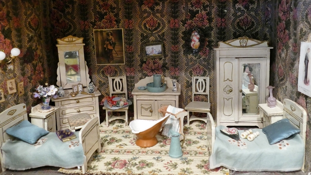 Edwardian English Dolls House (The Belvedere) 1909. (Photo by: Universal History Archive/ Universal Images Group via Getty Images)