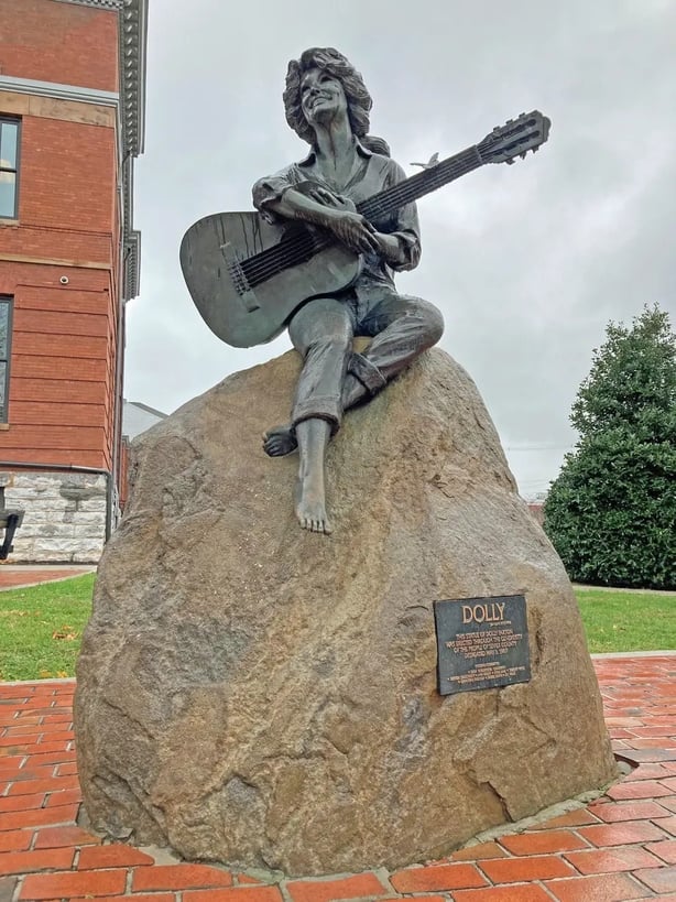 The Dolly Parton statue in Sevierville (Hannah Stephenson/PA)
