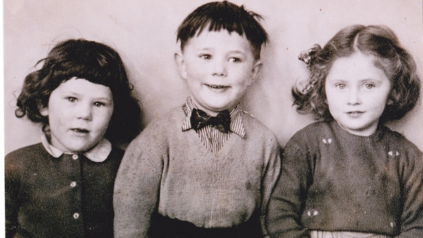 JJ O Shea (Centre) with his sister Maureen O Shea (L) and cousin Myra (R)