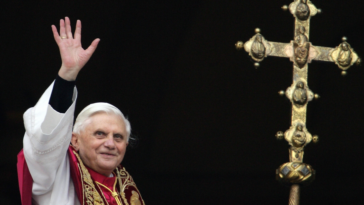 Pope Benedict's posthumous book claims 'gay clubs' run in seminaries Pope Benedict's posthumous book claims 'gay clubs' run in seminaries